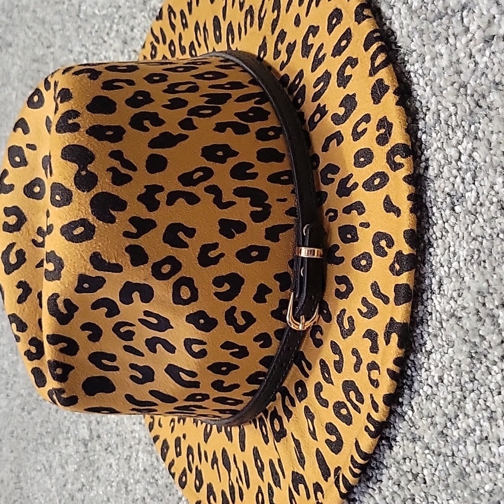 Boutique Leopard Print Belted Fedora